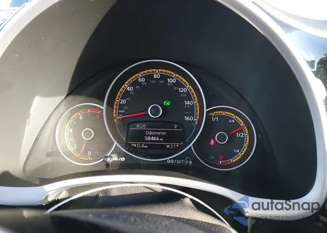 2018 Volkswagen Beetle 2.0T Dune z USA, uszkodzony, nr VIN 3VWSD7AT0JM711577